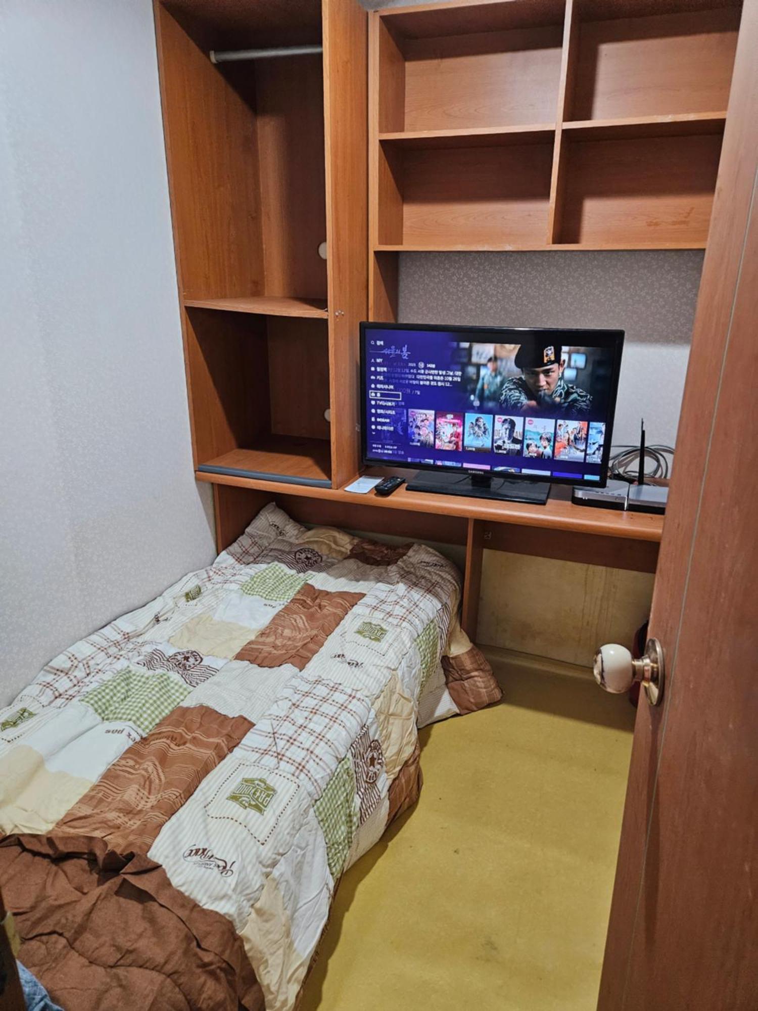 Mokhwatel Hostel Busan Exterior photo